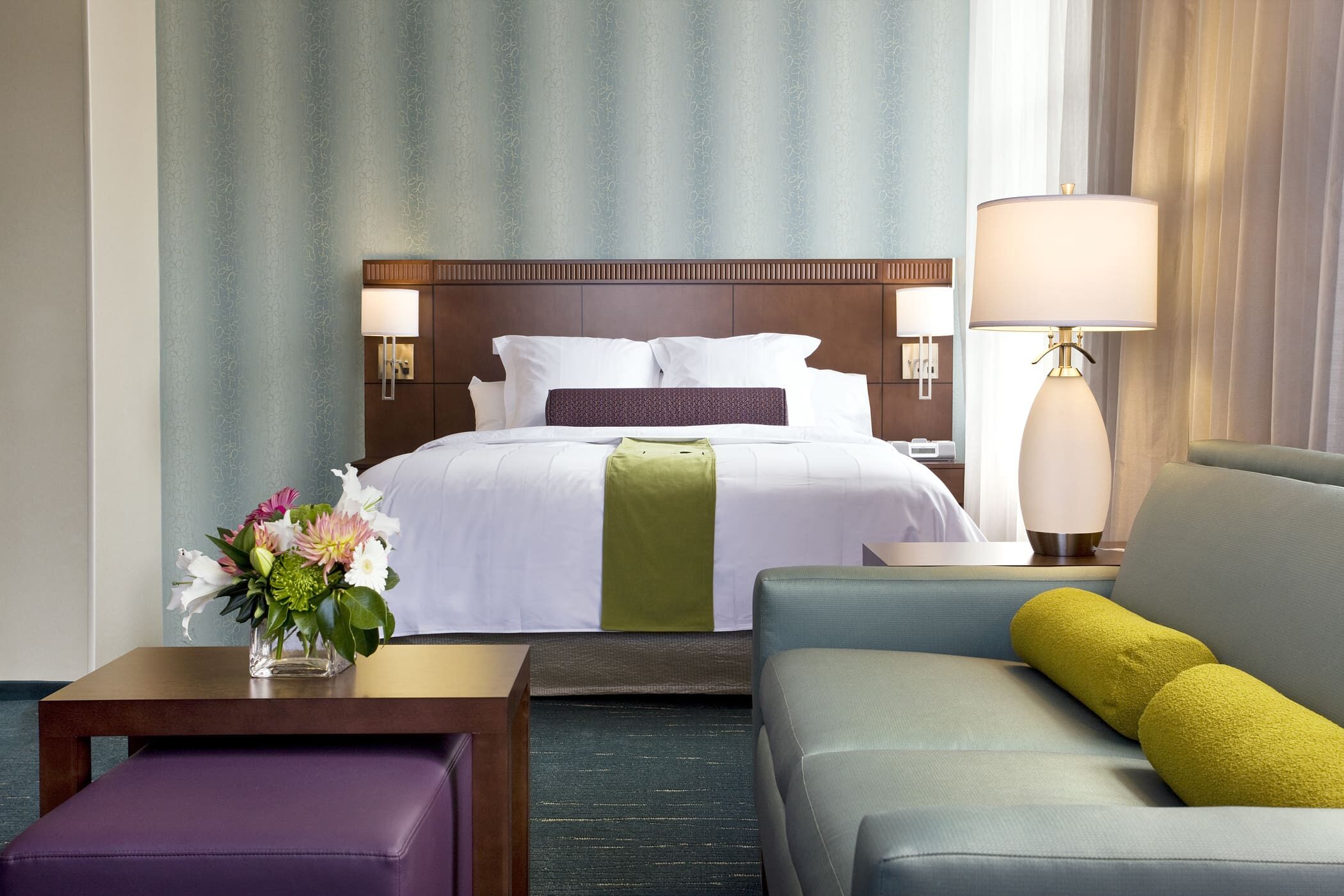Courtyard by Marriot - Pioneer Place - Room Interior