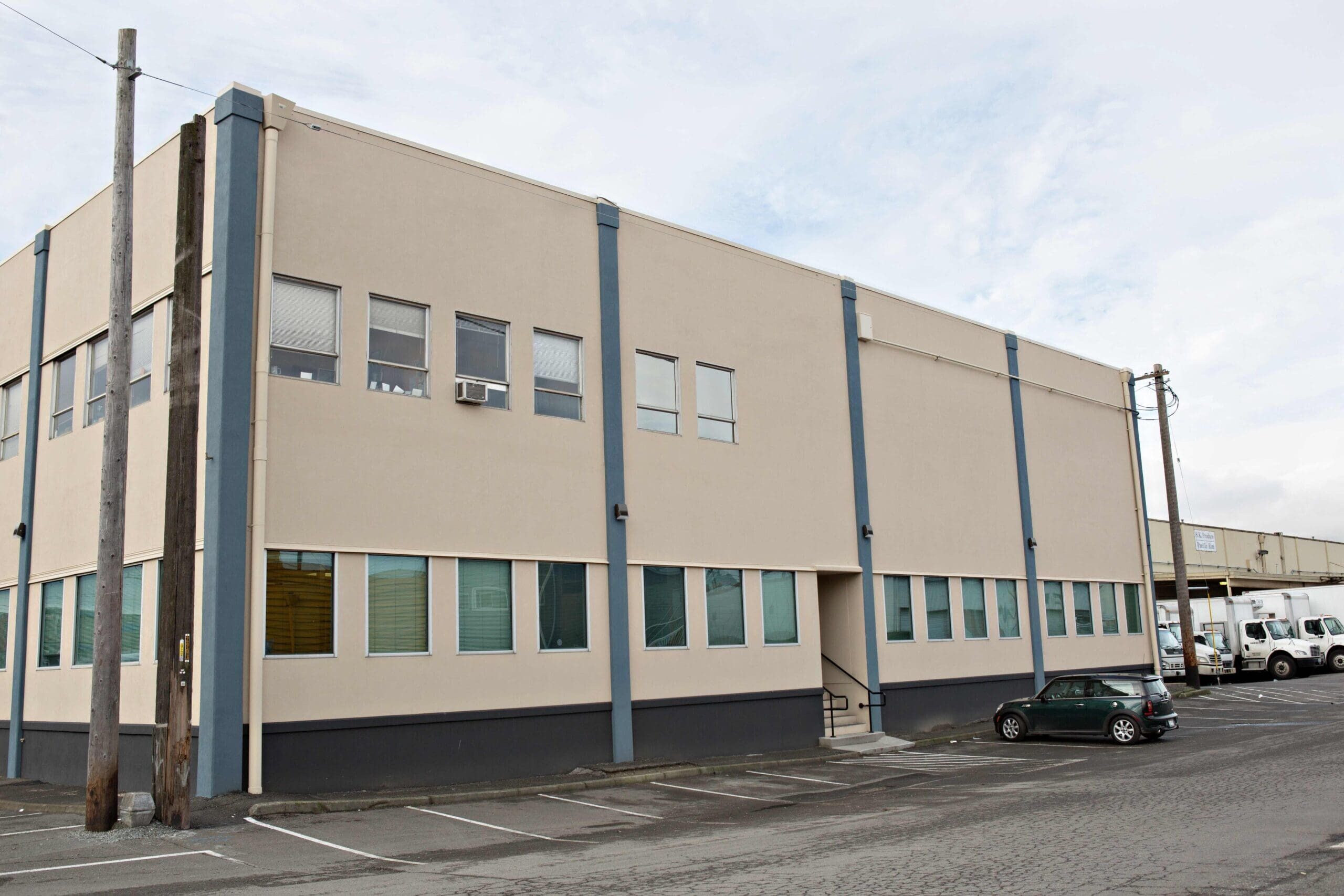 Hullin Transfer Building - Exterior